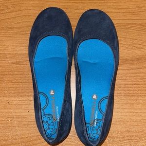 Merrell Blue Suede Flats (7.5)